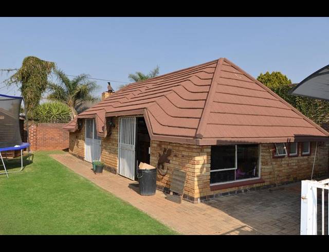 4 BEDROOM HOUSE FOR SALE IN CULEMBORG PARK
